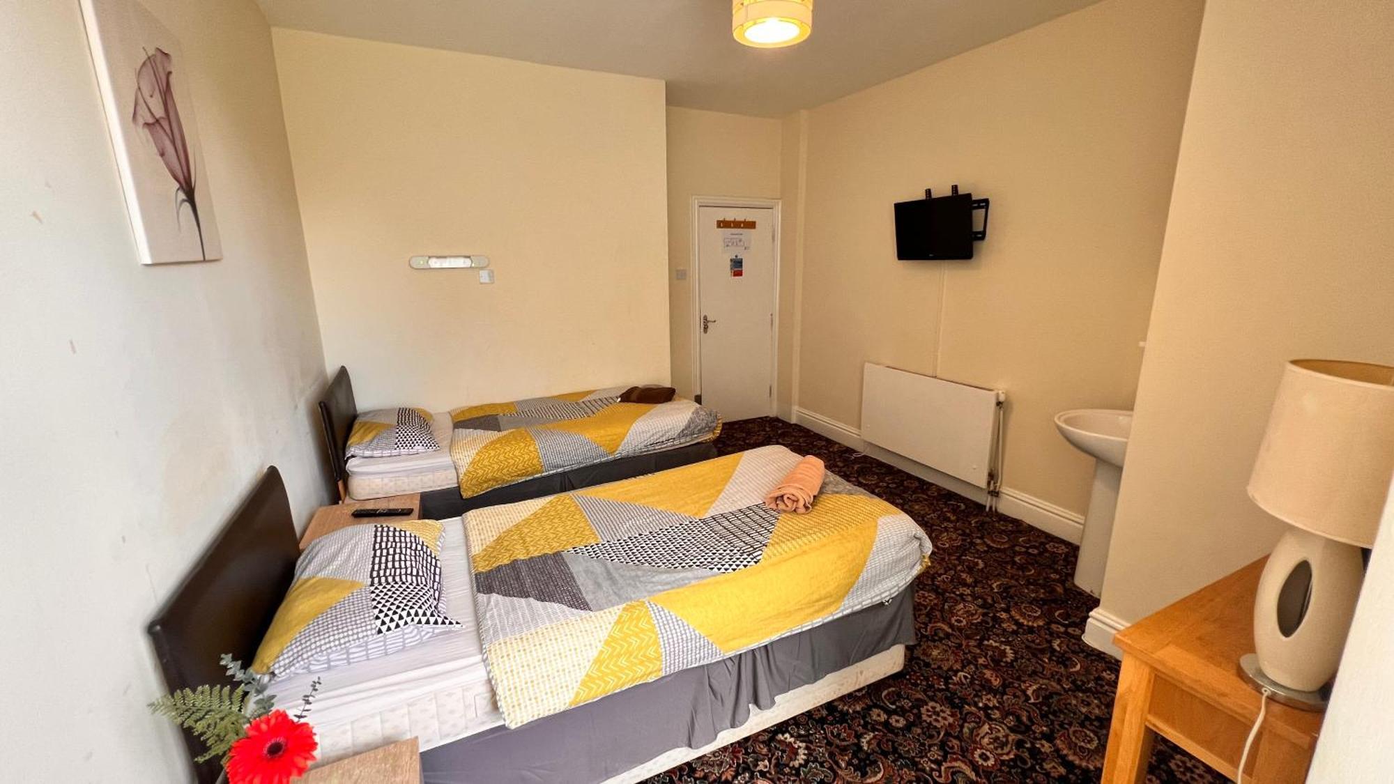 Castle Lodge Guest House 86-88 Sheil Rd L6 3Af ليفربول المظهر الخارجي الصورة
