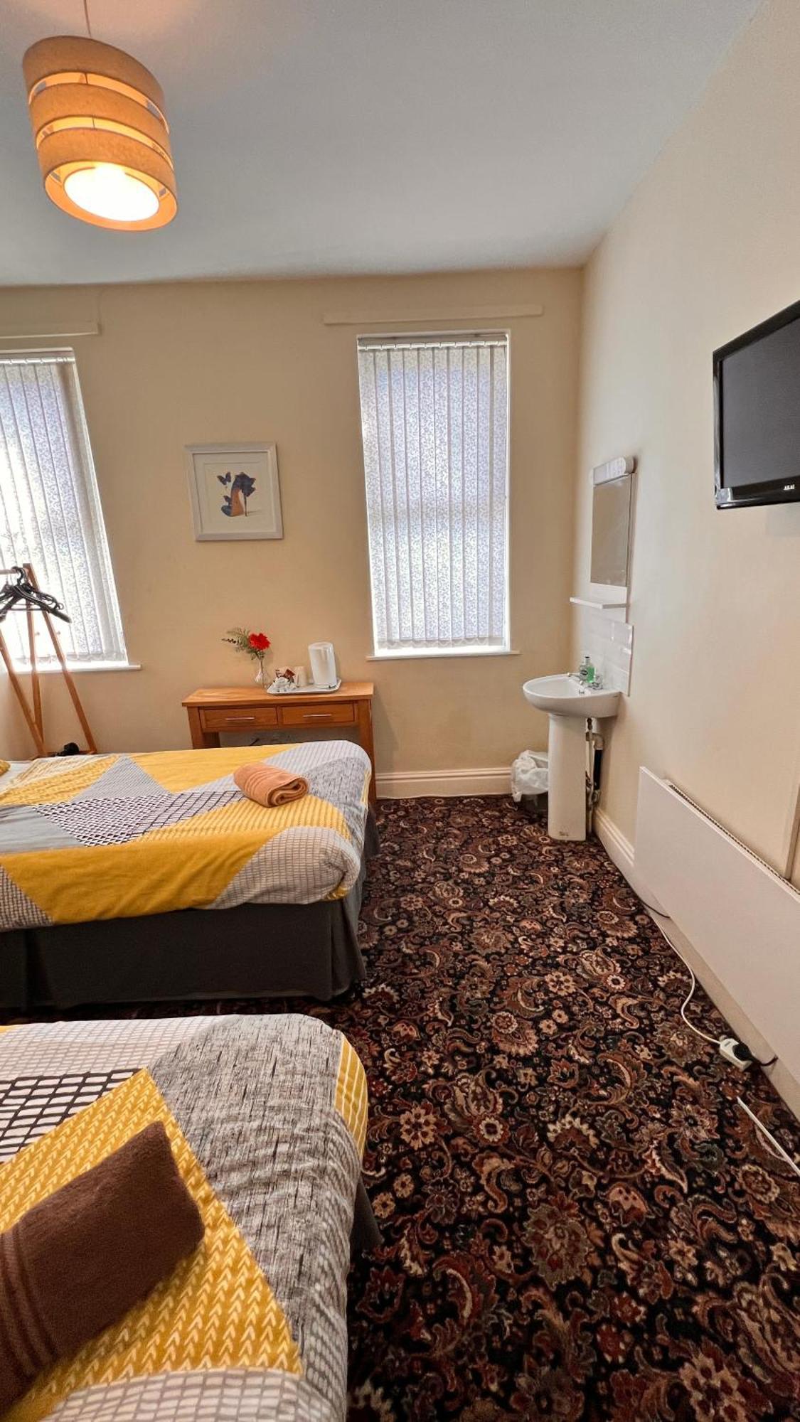 Castle Lodge Guest House 86-88 Sheil Rd L6 3Af ليفربول المظهر الخارجي الصورة