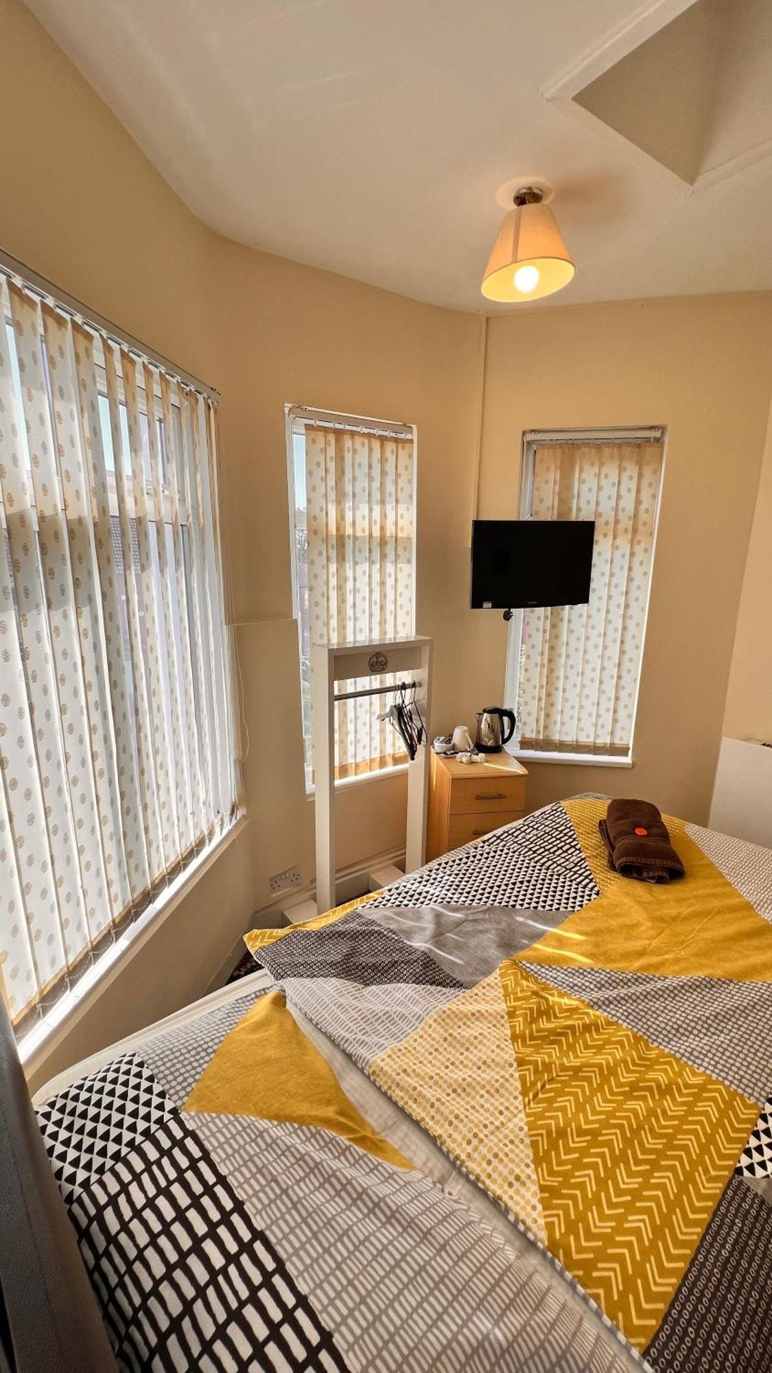 Castle Lodge Guest House 86-88 Sheil Rd L6 3Af ليفربول المظهر الخارجي الصورة