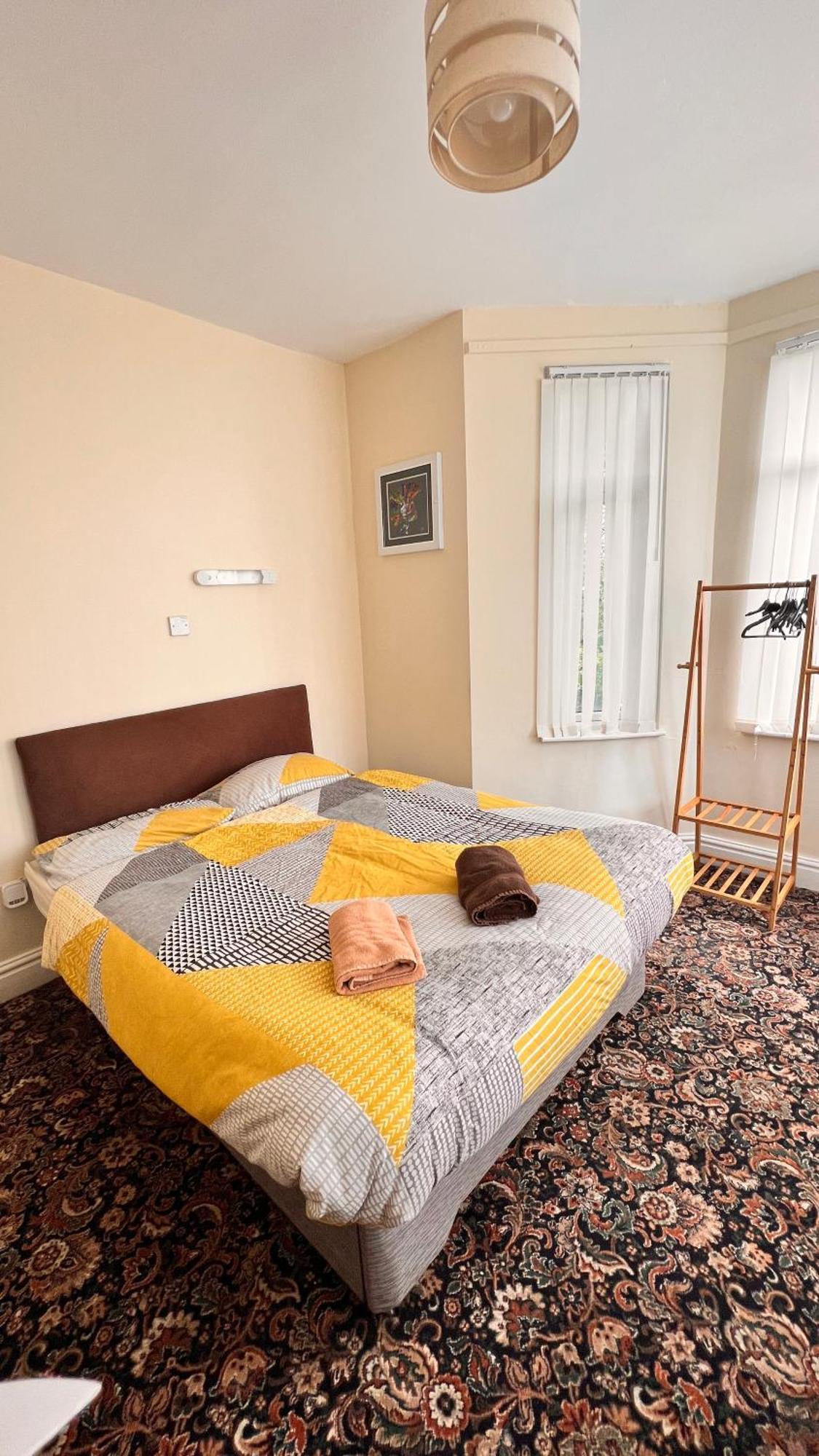 Castle Lodge Guest House 86-88 Sheil Rd L6 3Af ليفربول المظهر الخارجي الصورة