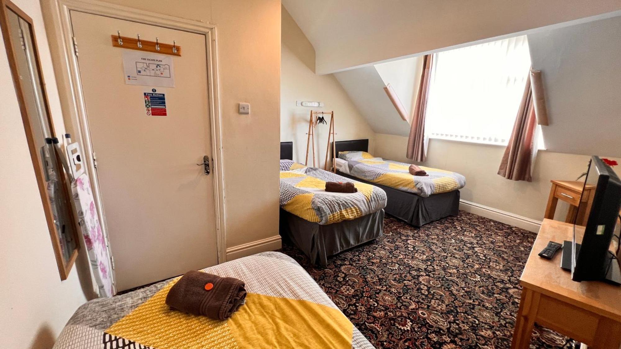 Castle Lodge Guest House 86-88 Sheil Rd L6 3Af ليفربول المظهر الخارجي الصورة