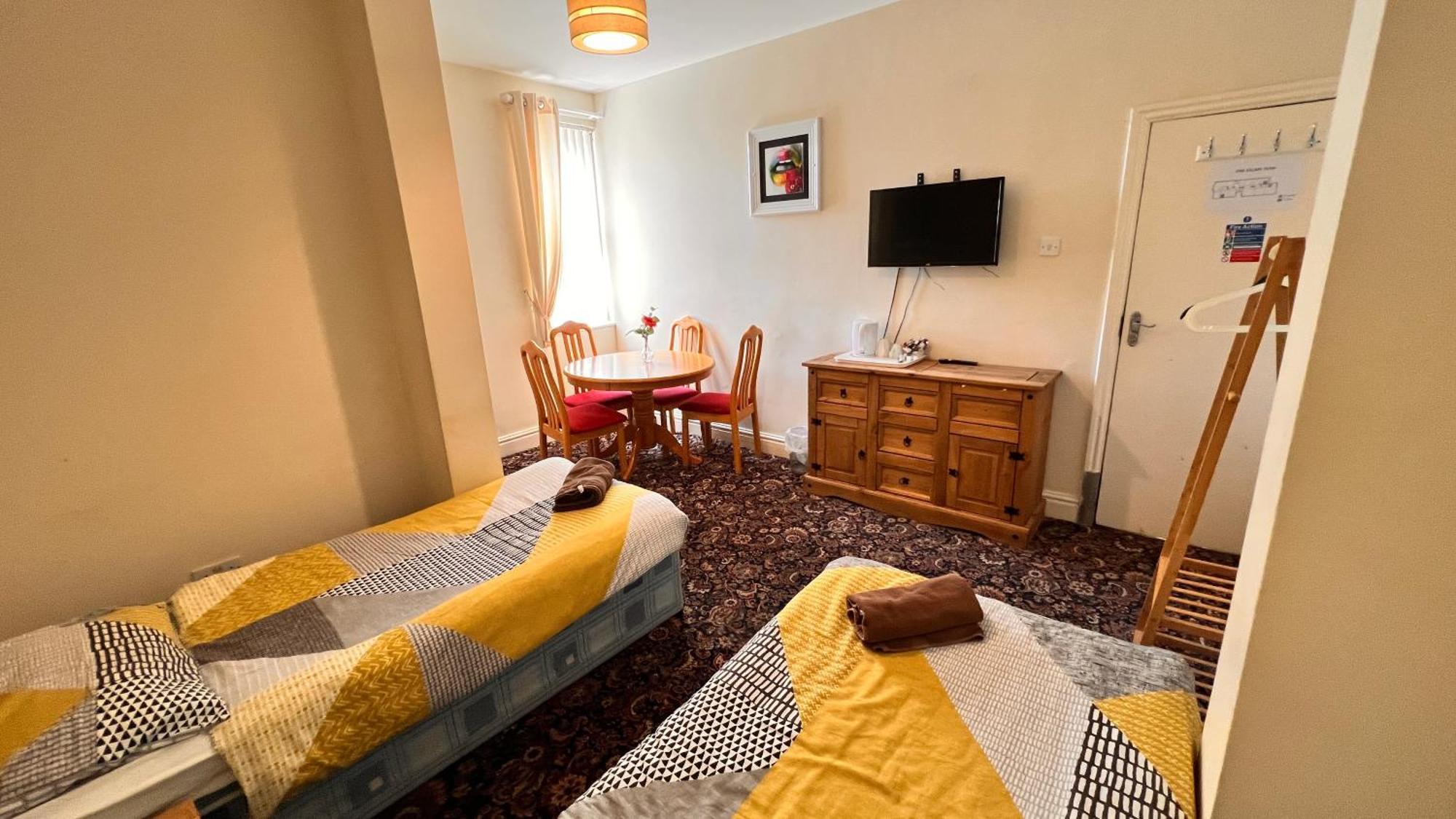Castle Lodge Guest House 86-88 Sheil Rd L6 3Af ليفربول المظهر الخارجي الصورة