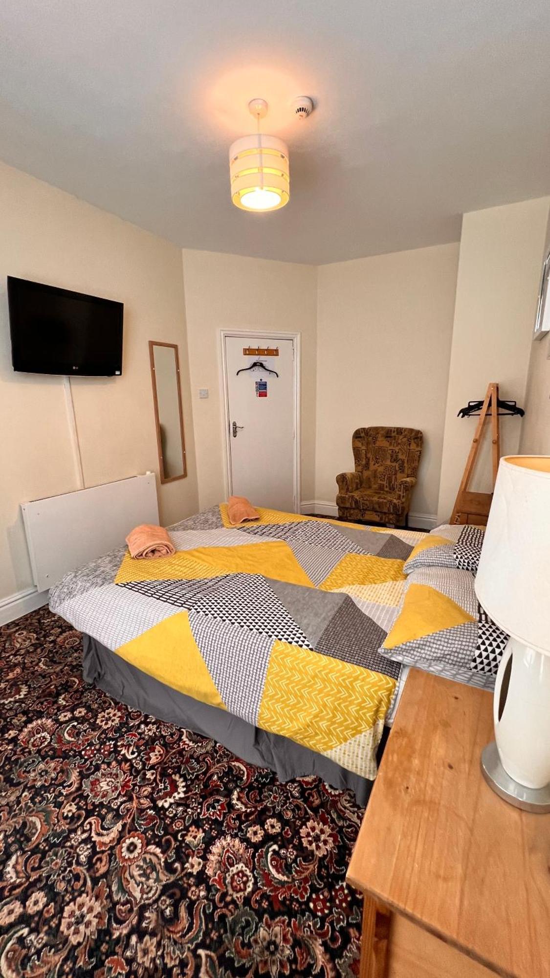 Castle Lodge Guest House 86-88 Sheil Rd L6 3Af ليفربول المظهر الخارجي الصورة