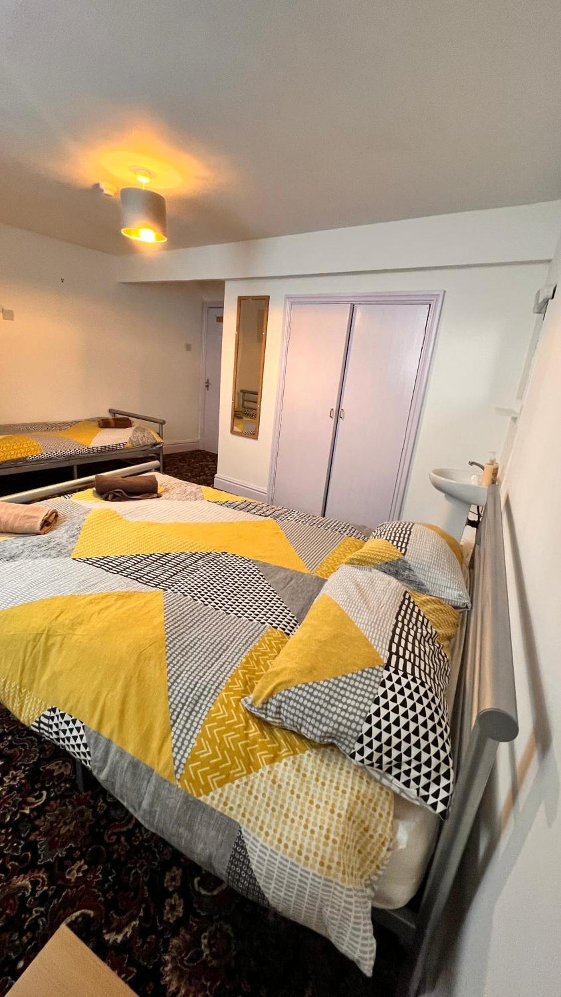 Castle Lodge Guest House 86-88 Sheil Rd L6 3Af ليفربول المظهر الخارجي الصورة