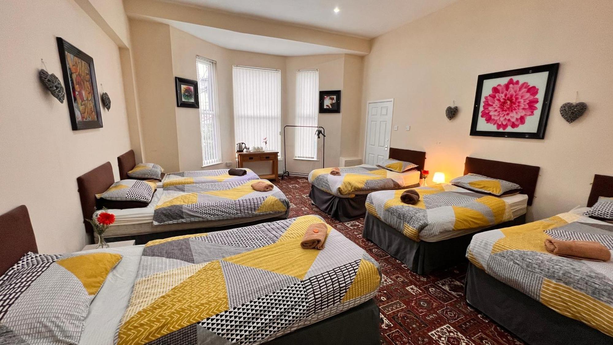 Castle Lodge Guest House 86-88 Sheil Rd L6 3Af ليفربول المظهر الخارجي الصورة