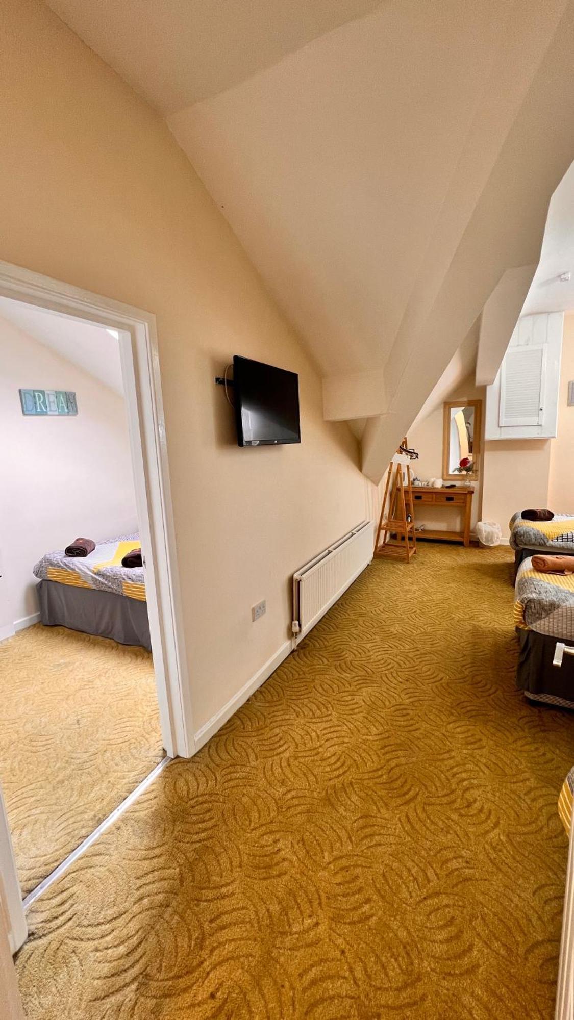 Castle Lodge Guest House 86-88 Sheil Rd L6 3Af ليفربول المظهر الخارجي الصورة