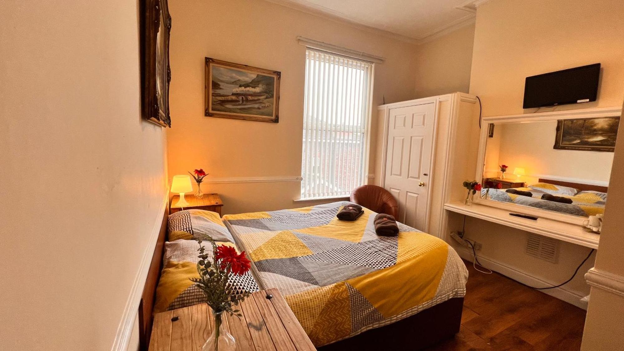 Castle Lodge Guest House 86-88 Sheil Rd L6 3Af ليفربول المظهر الخارجي الصورة