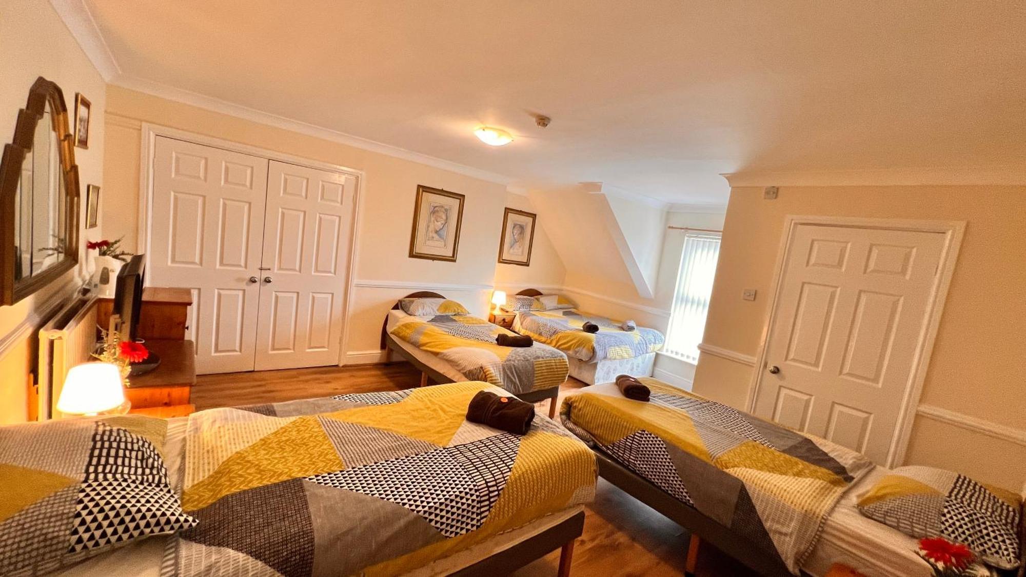 Castle Lodge Guest House 86-88 Sheil Rd L6 3Af ليفربول المظهر الخارجي الصورة