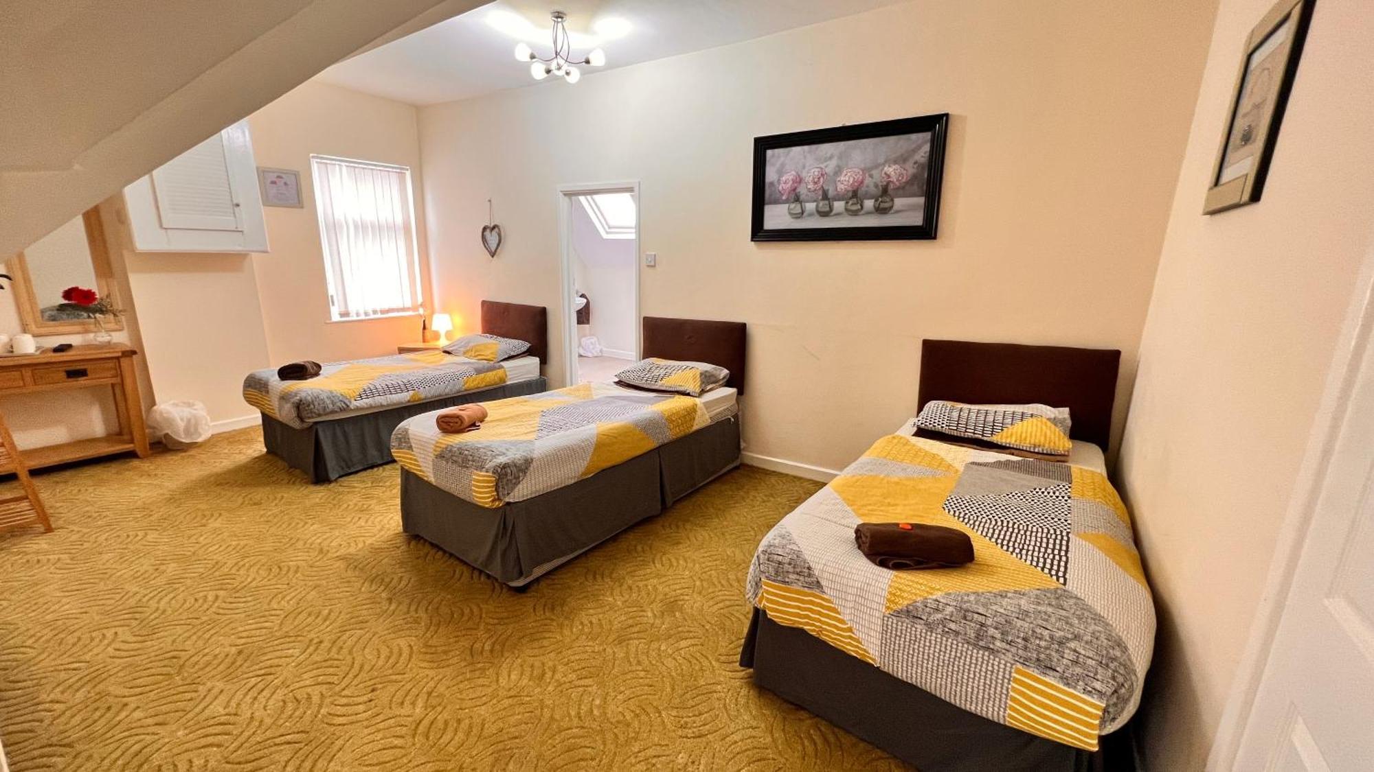 Castle Lodge Guest House 86-88 Sheil Rd L6 3Af ليفربول المظهر الخارجي الصورة