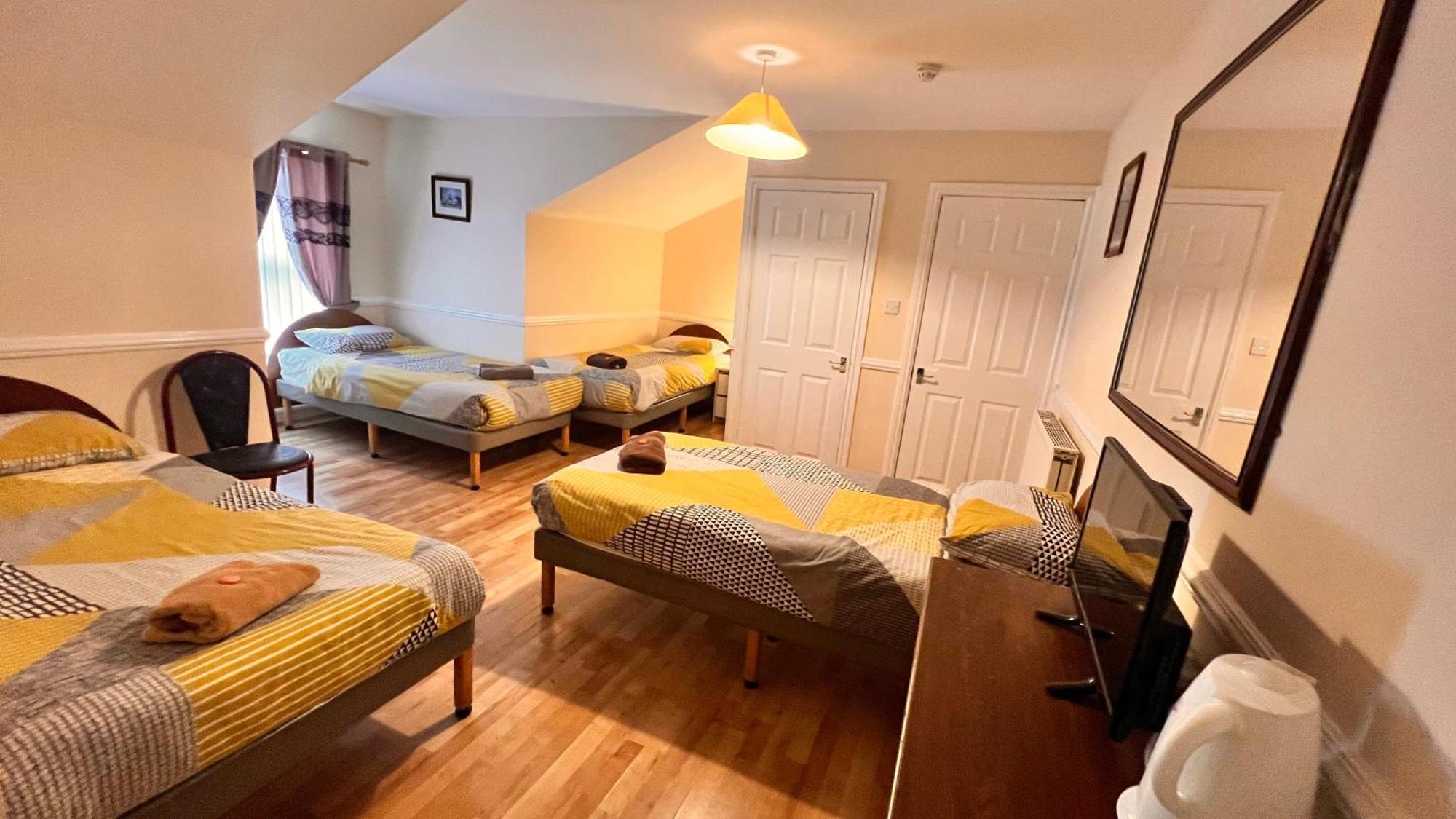 Castle Lodge Guest House 86-88 Sheil Rd L6 3Af ليفربول المظهر الخارجي الصورة
