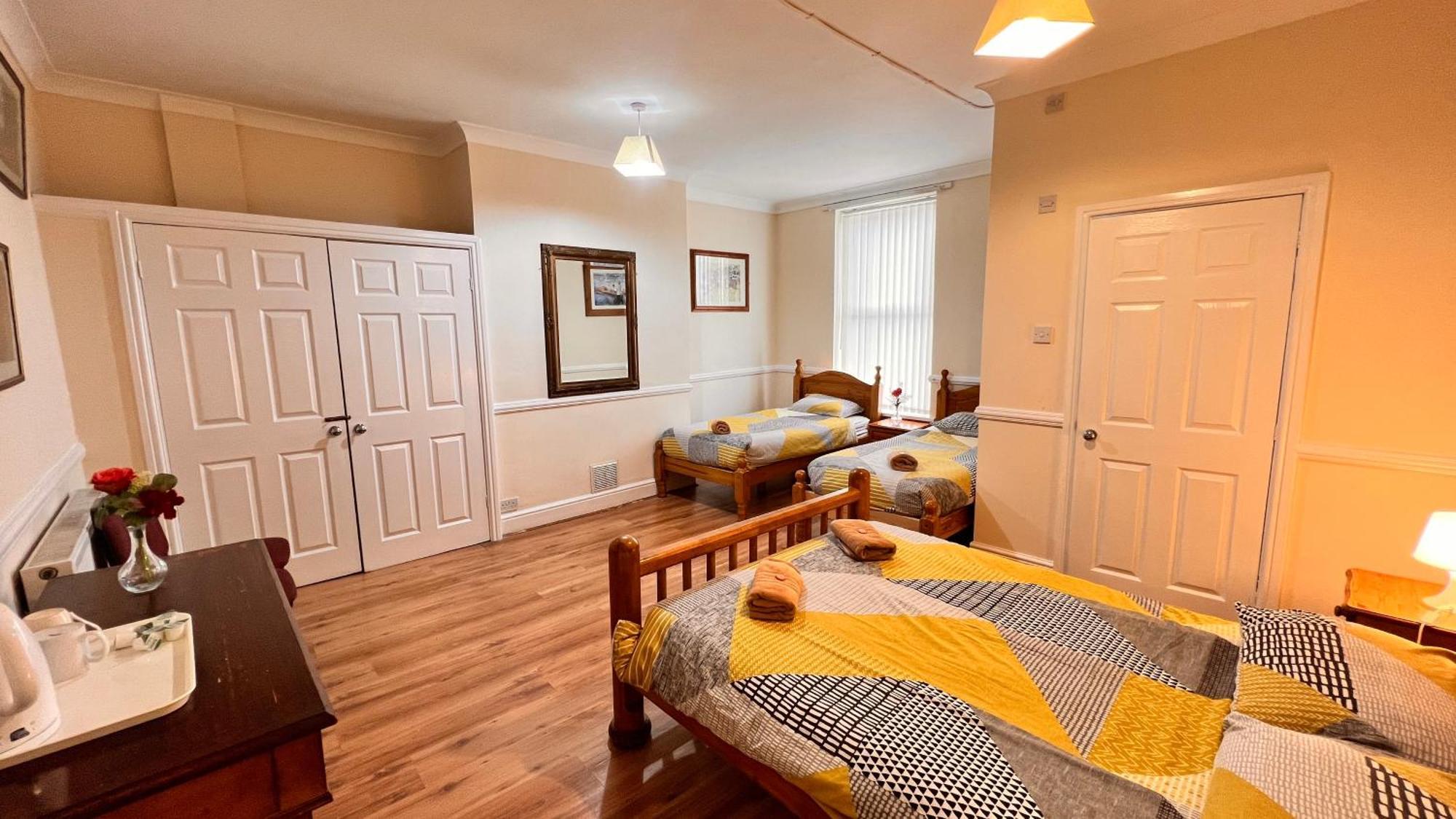 Castle Lodge Guest House 86-88 Sheil Rd L6 3Af ليفربول المظهر الخارجي الصورة