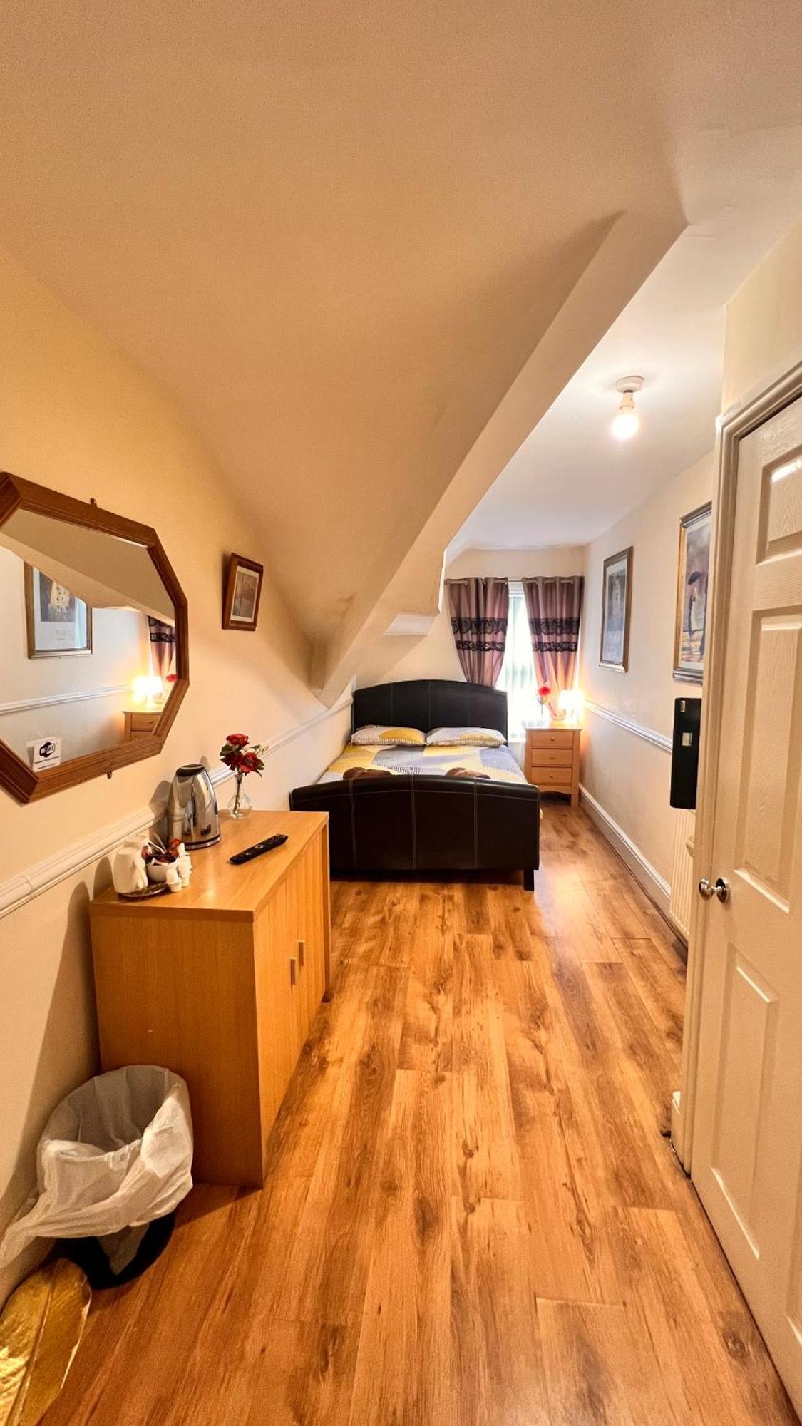 Castle Lodge Guest House 86-88 Sheil Rd L6 3Af ليفربول المظهر الخارجي الصورة