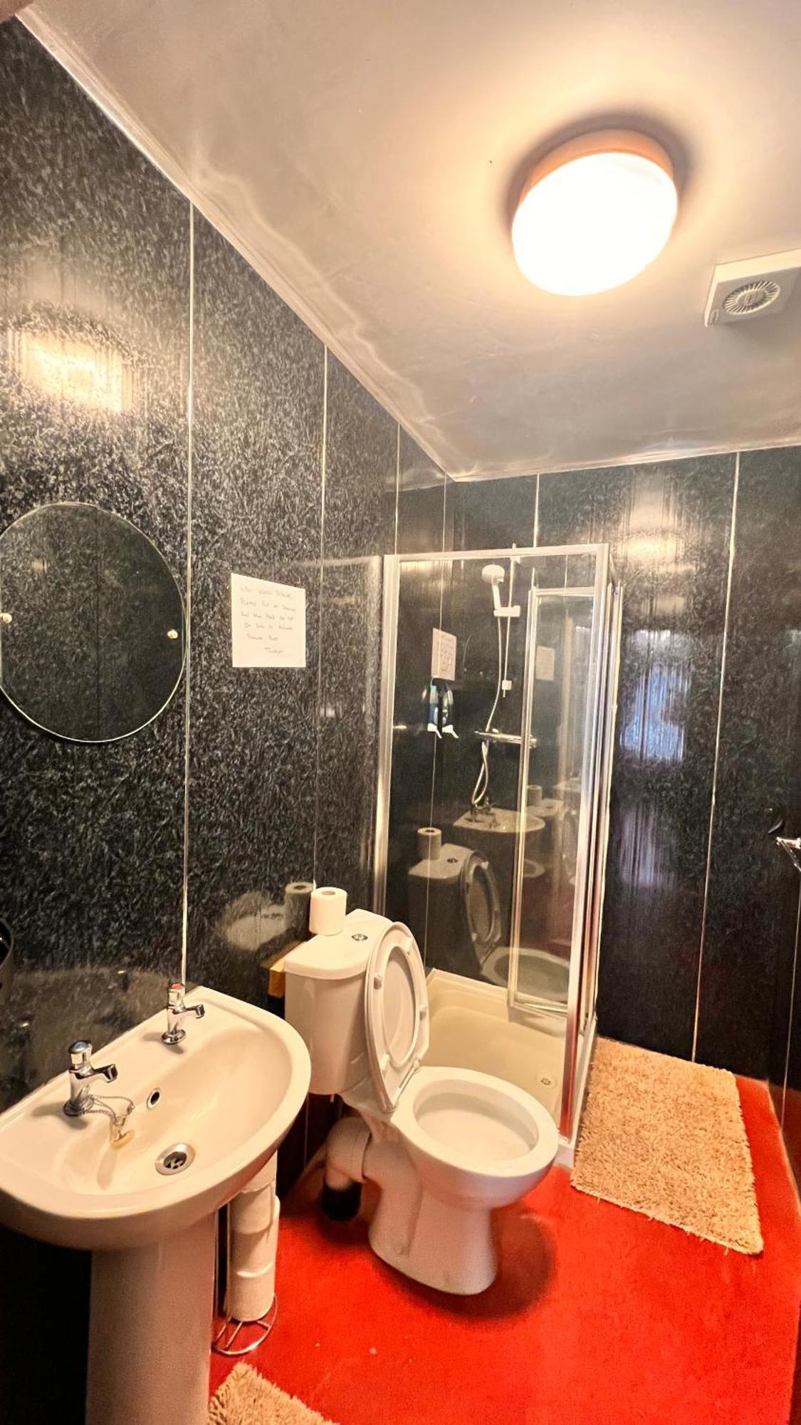 Castle Lodge Guest House 86-88 Sheil Rd L6 3Af ليفربول المظهر الخارجي الصورة