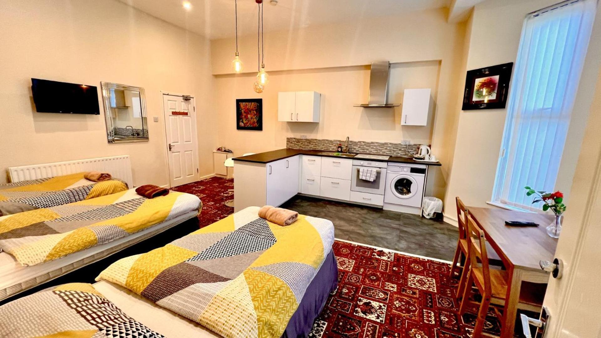 Castle Lodge Guest House 86-88 Sheil Rd L6 3Af ليفربول المظهر الخارجي الصورة
