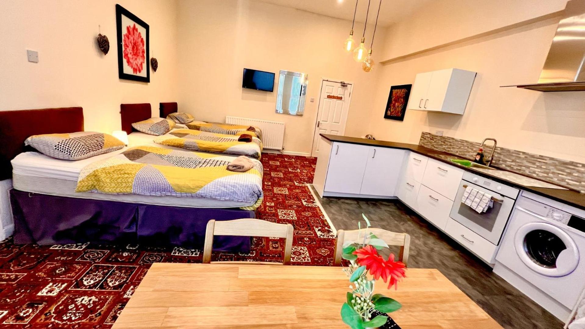 Castle Lodge Guest House 86-88 Sheil Rd L6 3Af ليفربول المظهر الخارجي الصورة
