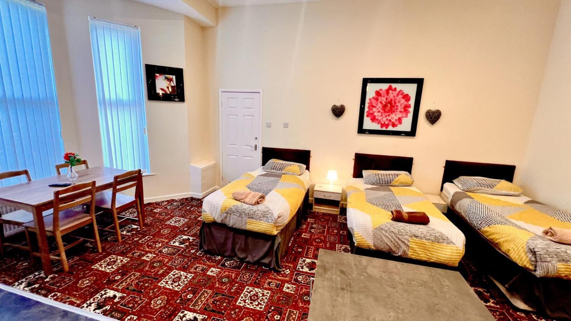Castle Lodge Guest House 86-88 Sheil Rd L6 3Af ليفربول المظهر الخارجي الصورة